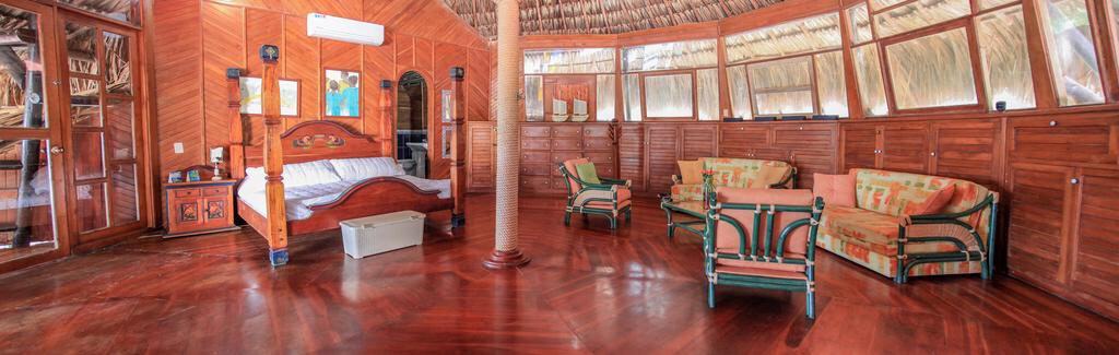 Mucura club hotel, comfortable room made of wood