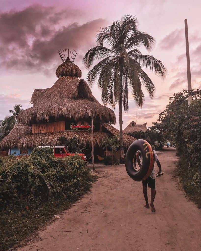 Palomino Colombie the main road