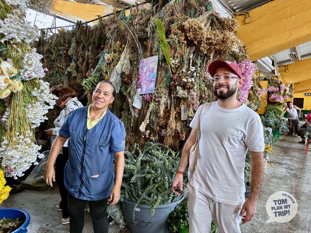 Tour Tom Medellin Antioquia Colombia - Buenos Aires - La Placita Market (1)
