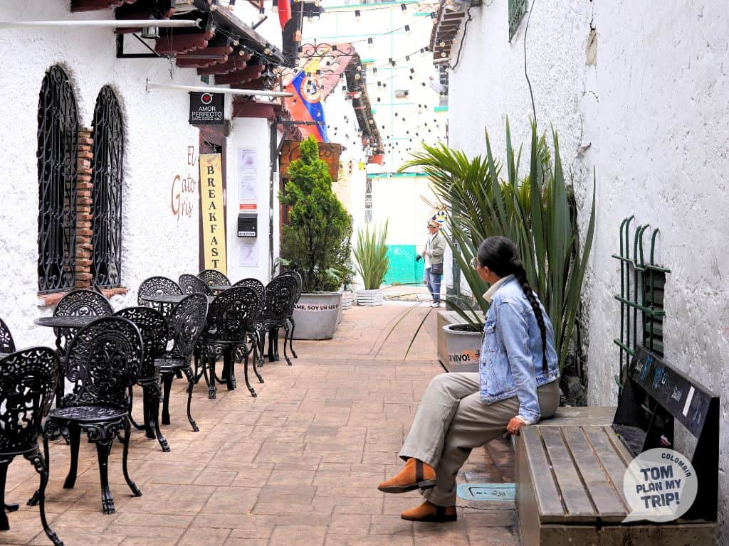 Walking City Tour Bogota and around - La Candelaria Aleja