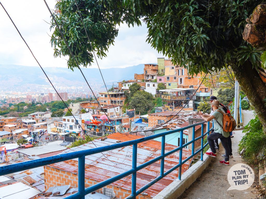 Comuna 13 Tour - Medellin - Antioquia - Colombia (17)